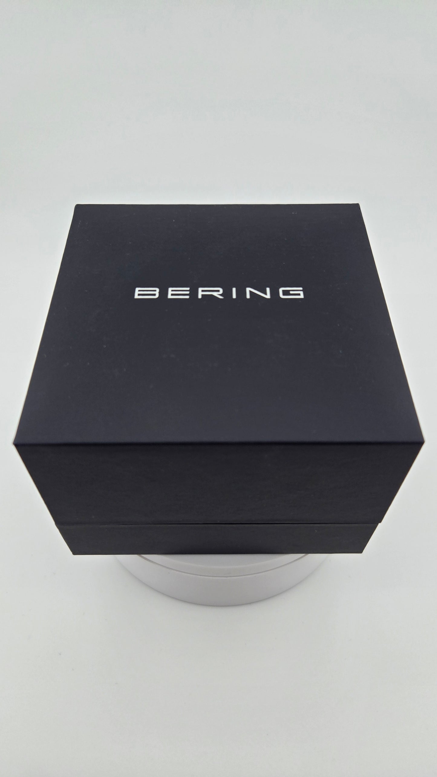 Bering Women's Ultra Slim Stainless Steel Milanese Mesh Watch, 32mm - Blue