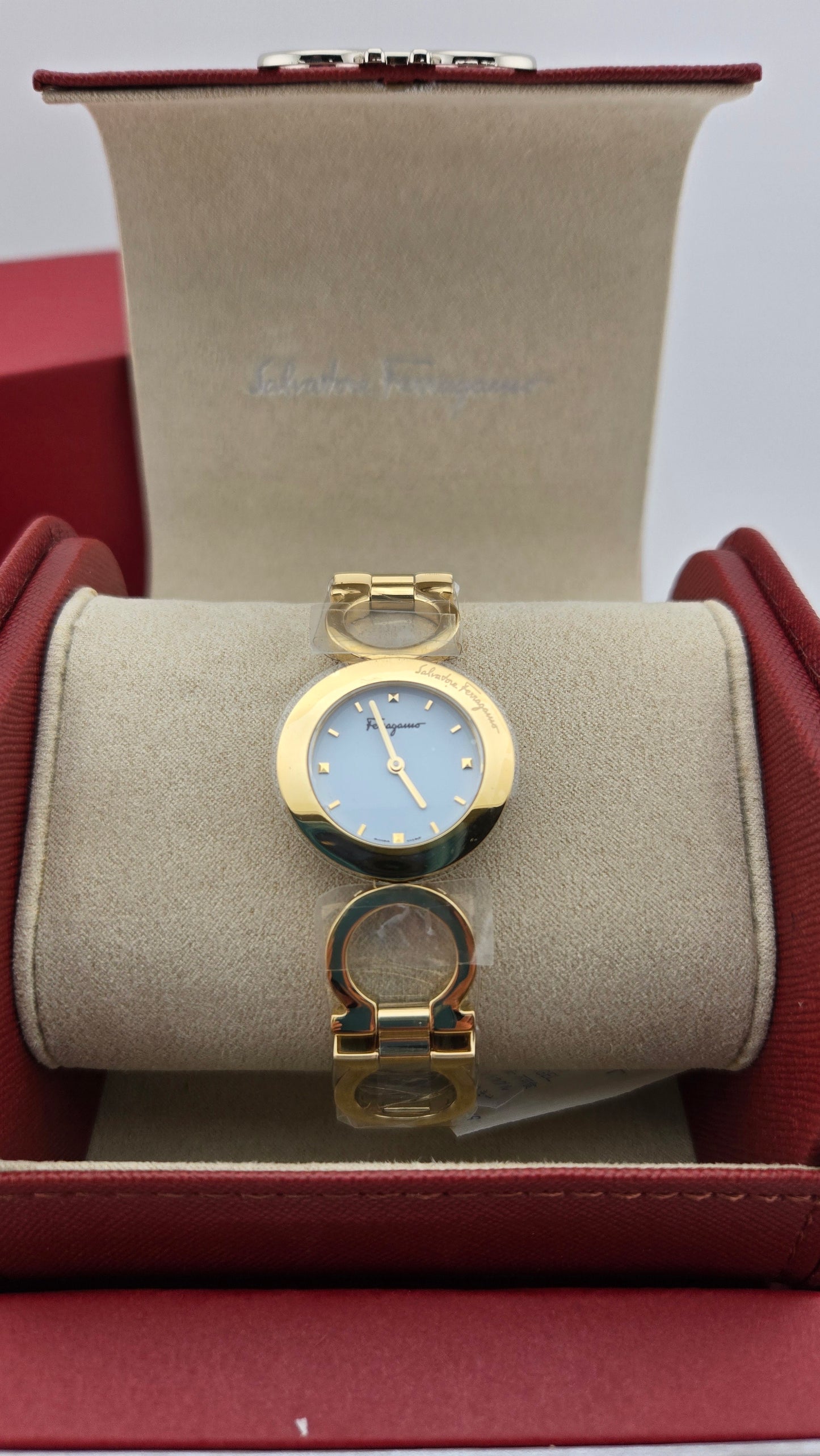 SALVATORE FERRAGAMO - Gancino Bracelet Watch, 28mm, Gold Tone / White Dial - Ladies
